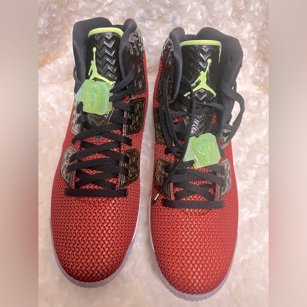 Men’s Never Worn Nike Air Jordan’s Spike Forty “University Red” Size 12